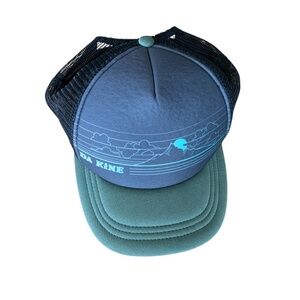 Dakine Graphic Trucker Hat – Navy & Teal